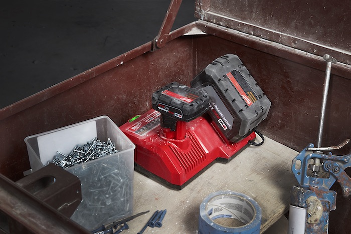 Milwaukee M18 REDLITHIUM HIGH OUTPUT Batteries, Milwaukee M18 and M12 Super Charger